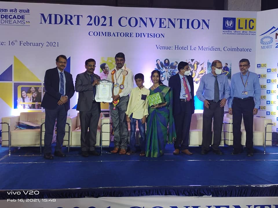 RECEVING MDRT 2021 TROPHY