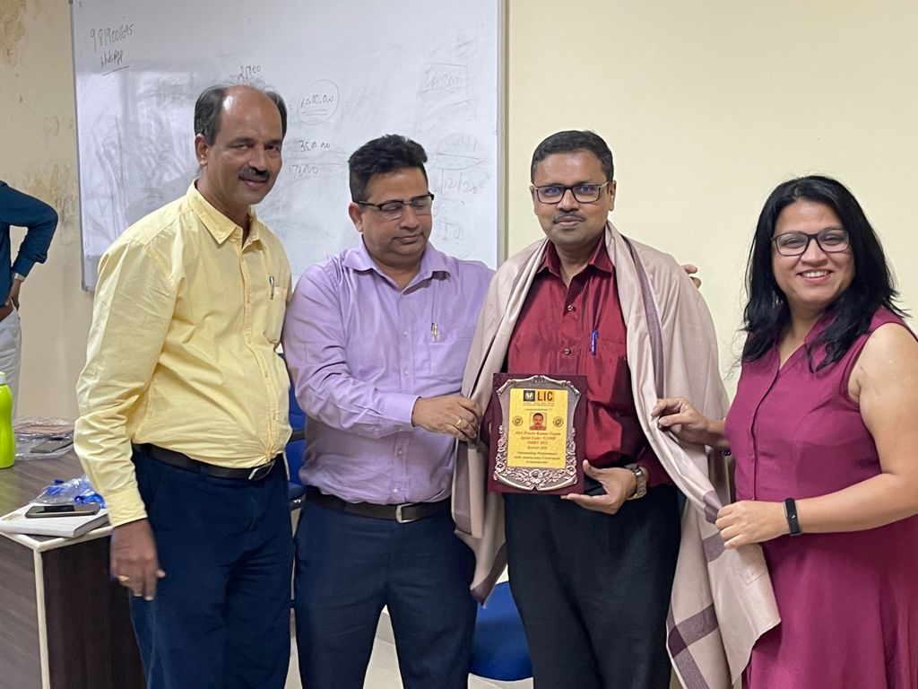Honoring done by LIC Dignatories. MDRT 2022
