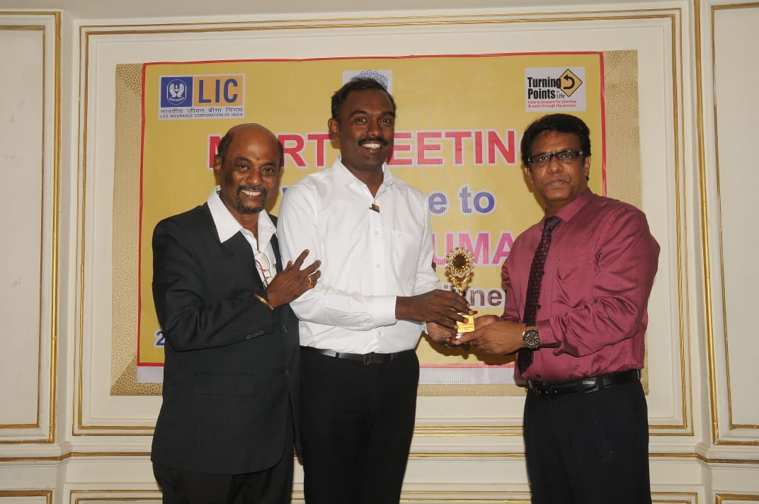 Received the Trophy from Our Motivational Guru VM Sasikumar