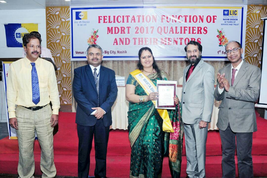 2017 - MDRT(USA) CERTIFICATE AWARDED BY SENIOR DIVISIONAL MANAGER, MARKETING MANAGER AND OTHERS