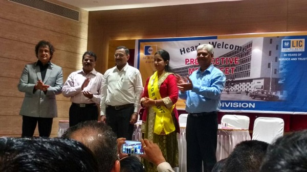 Faliciated by Thane Division Dignatories for early MDRT 2017