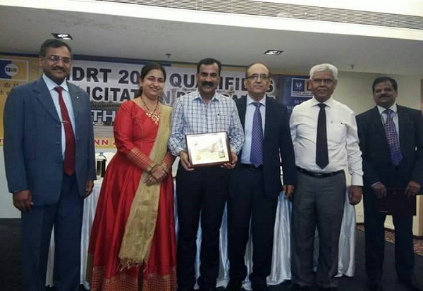 Honoring by The RM Marketing LIC of India with all dignatories of Thane Divisional office for qualifying COT 2018