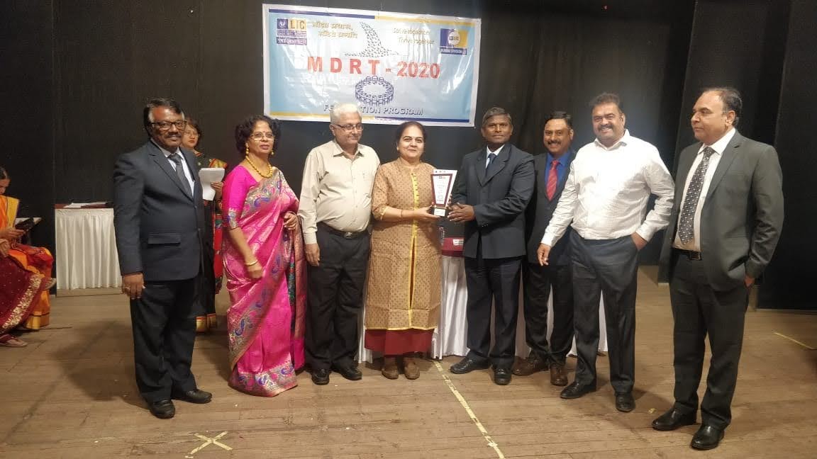 Felicitation for qualifying MDRT by Mr. Kumar Sir at MDO2