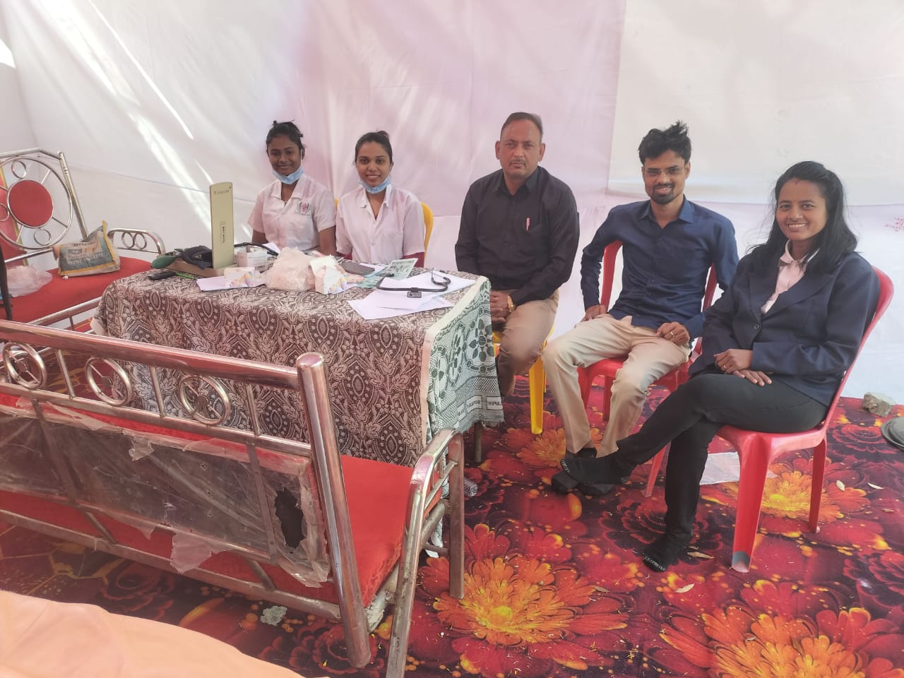A n G Hospital ke doctors aur Balaji group Hospital ke owner doctor  Parminder Pandey sir ji ke sath