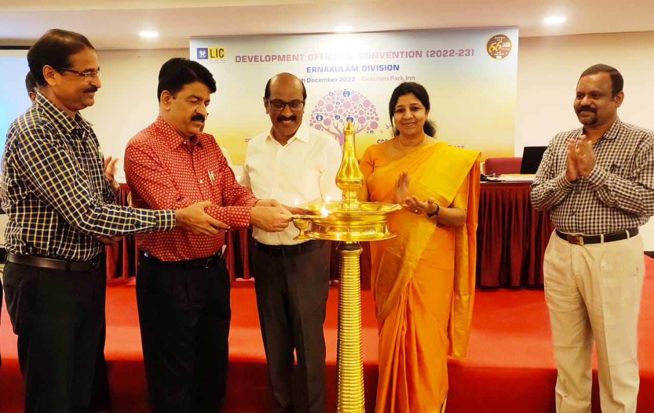 Inaugurating LIC Divl Conference in the presence of Sr.Divl.Manager