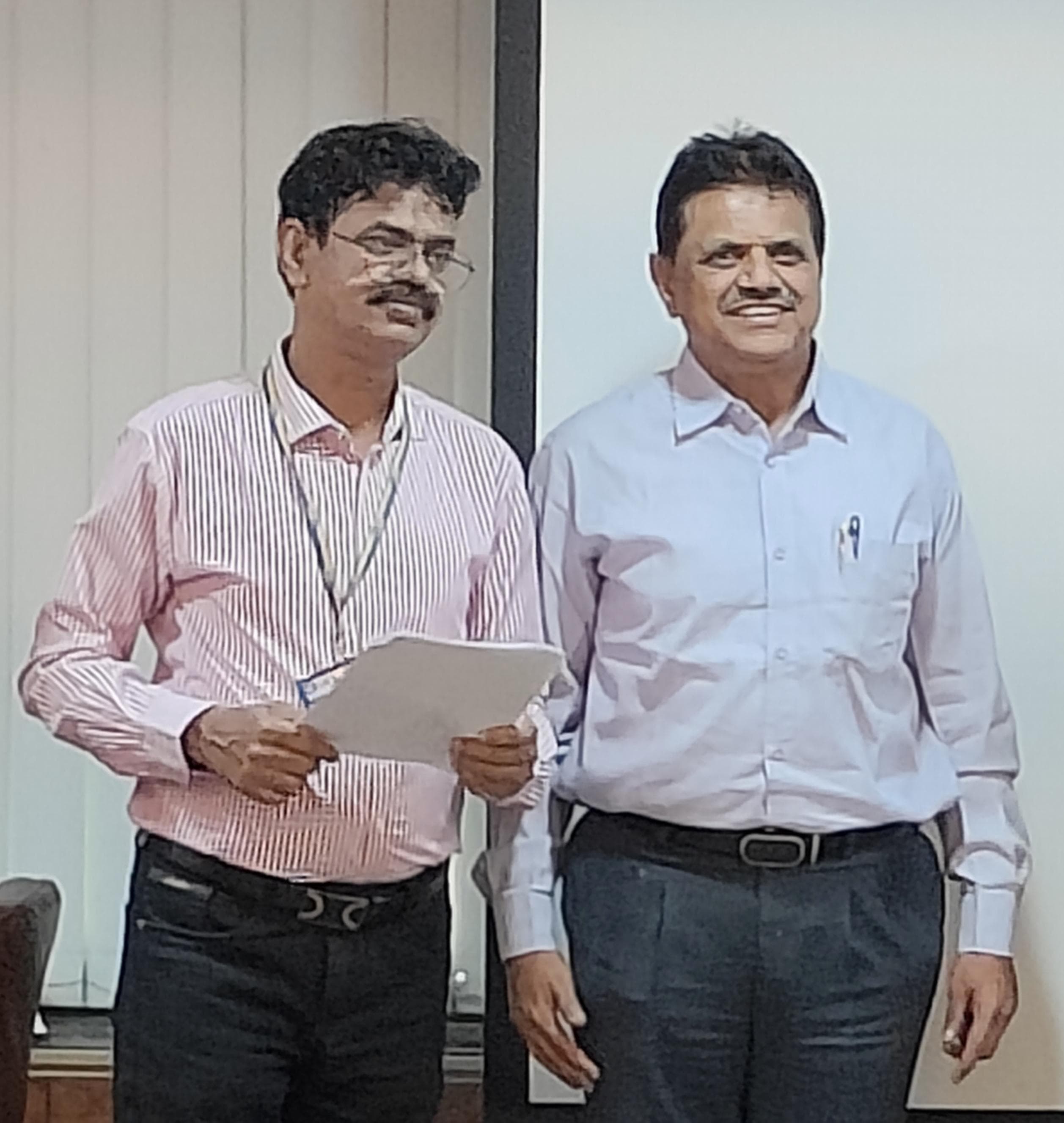 Prospective agent Division Meeting 2024, Photo  with Div MM Mr. Sarode Sir