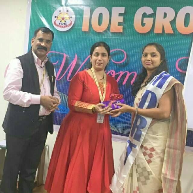 MDRT-USA -2016 Felicitated by Mr. PRABHUDESAI SIR & Mrs. Smita Madam