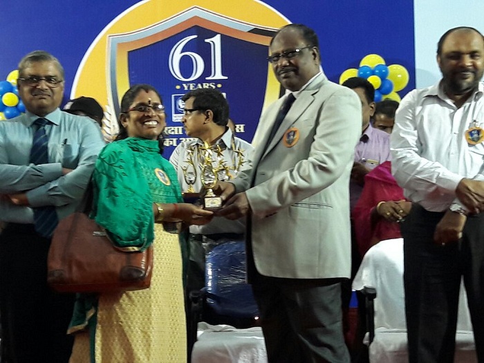 Felicitation of Mrs. Priya Sugumar by Diamond Jubliee Trophy 2017