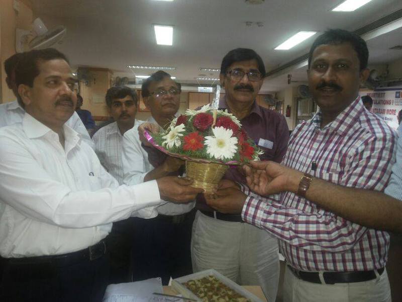 DO Mr. Ashok Sawant and team members congratulating for achieving MDRT first time